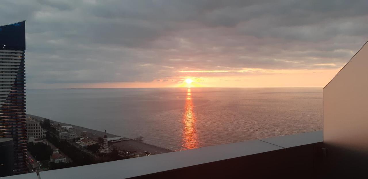 Alliance Palace Sea View Apartment Batumi Exteriér fotografie